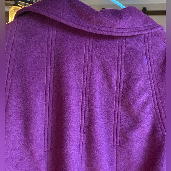 Veloura brand 1960’s Womens peacoat. Like new condition. Deep plum/purple. - Picture 8 of 12